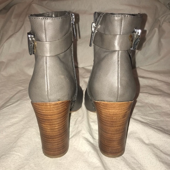 Express Faux Leather Gray Ankle Booties EUC!! - Picture 5 of 8